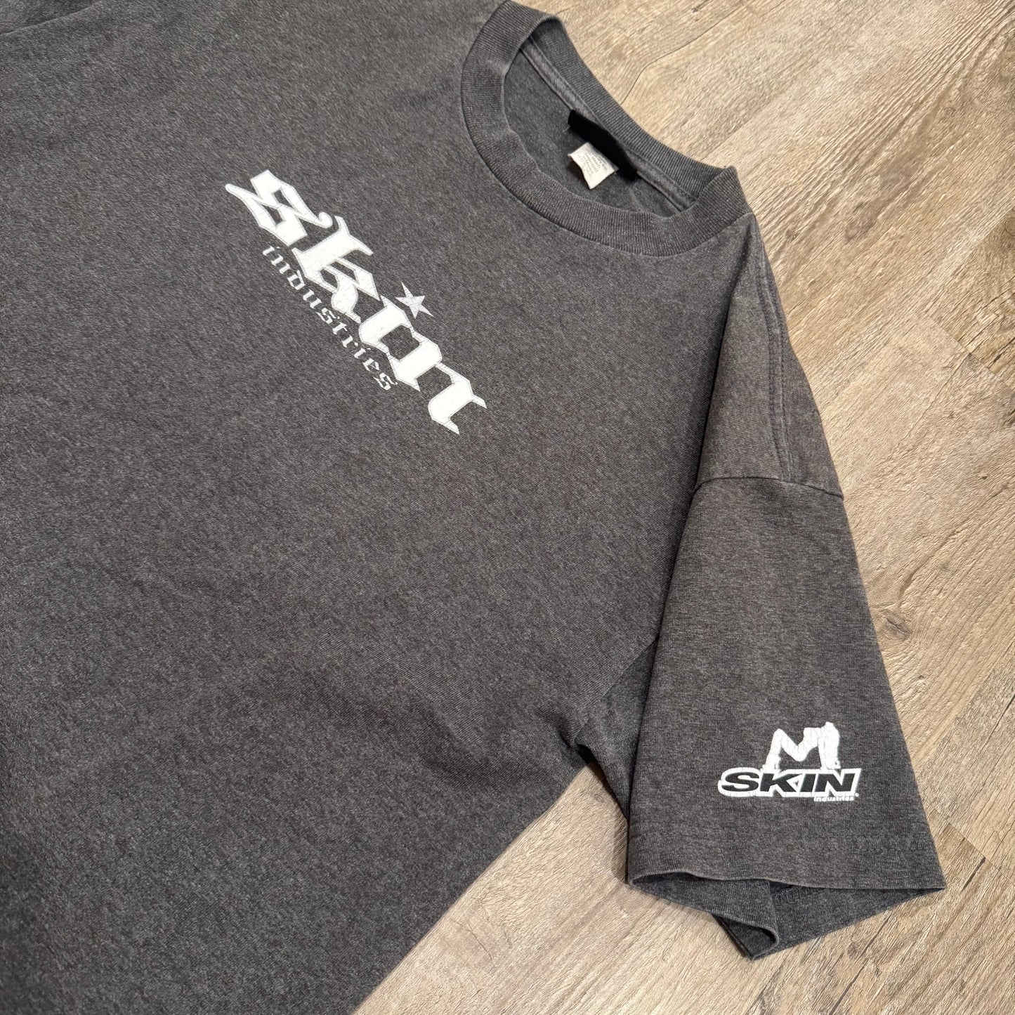 1/1 SKIN INDUSTRIES TSHIRT - MEDIUM