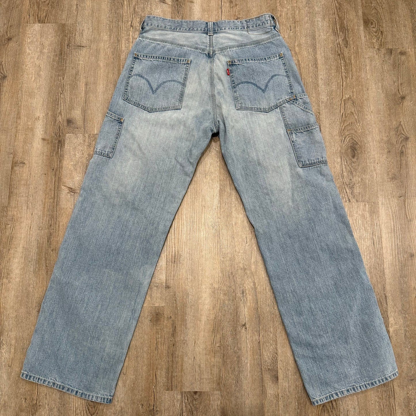 1/1 DENIM PATCHED LEVIS - 33x33