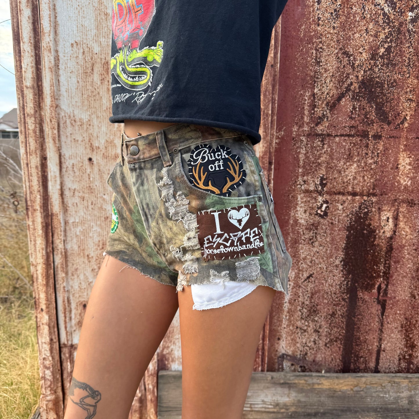 1/1 GIRL RTCAMO SHORTS