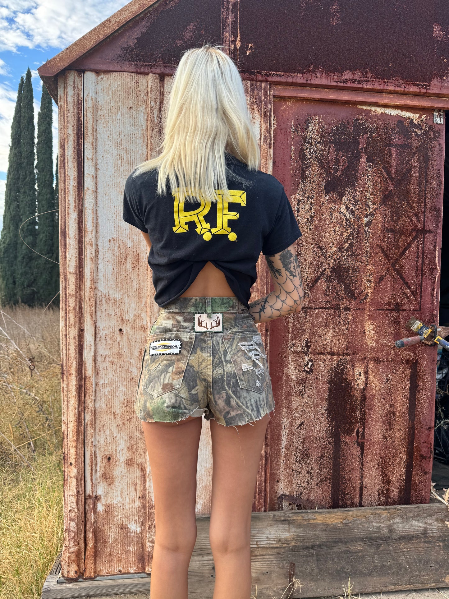 1/1 GIRL RTCAMO SHORTS