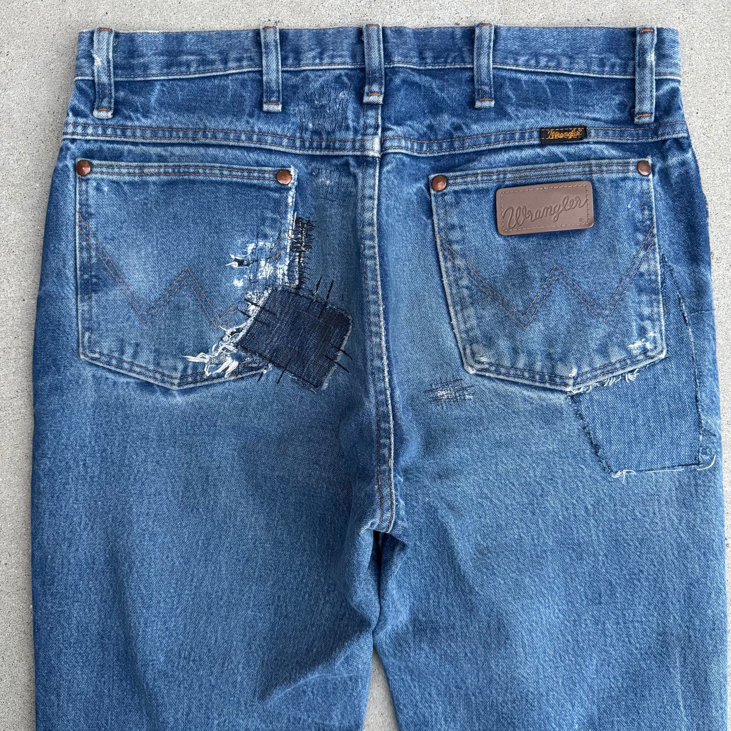 1/1 DENIM PATCHWORK COWBOYCUT WRANGLERS 32x34